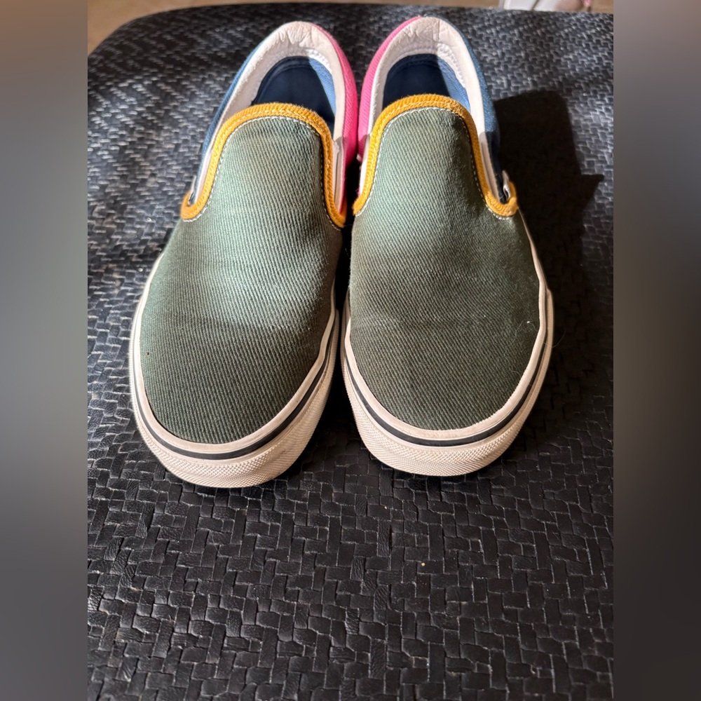Vans - Picture 3 of 6